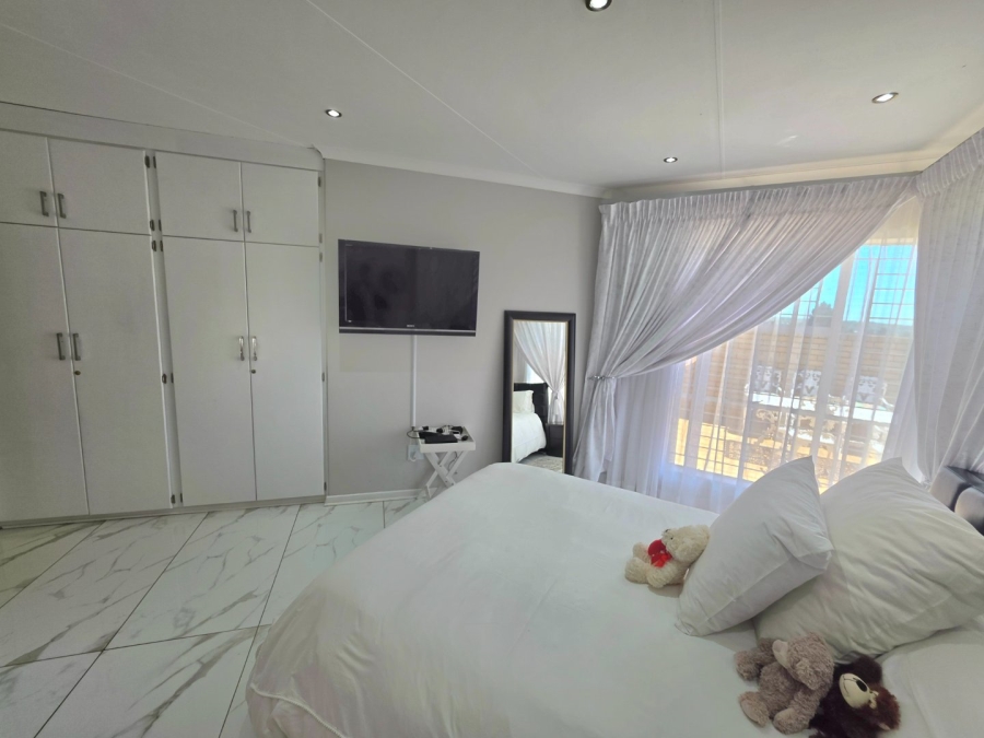 4 Bedroom Property for Sale in Panorama Free State
